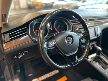 Volkswagen Passat *AHK*SZHZ*PANO*ACC*NAVI*