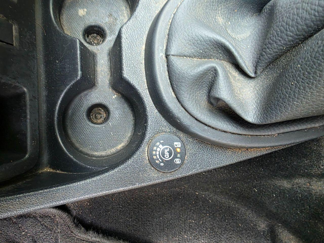 Dacia Duster 2015 — photo 14