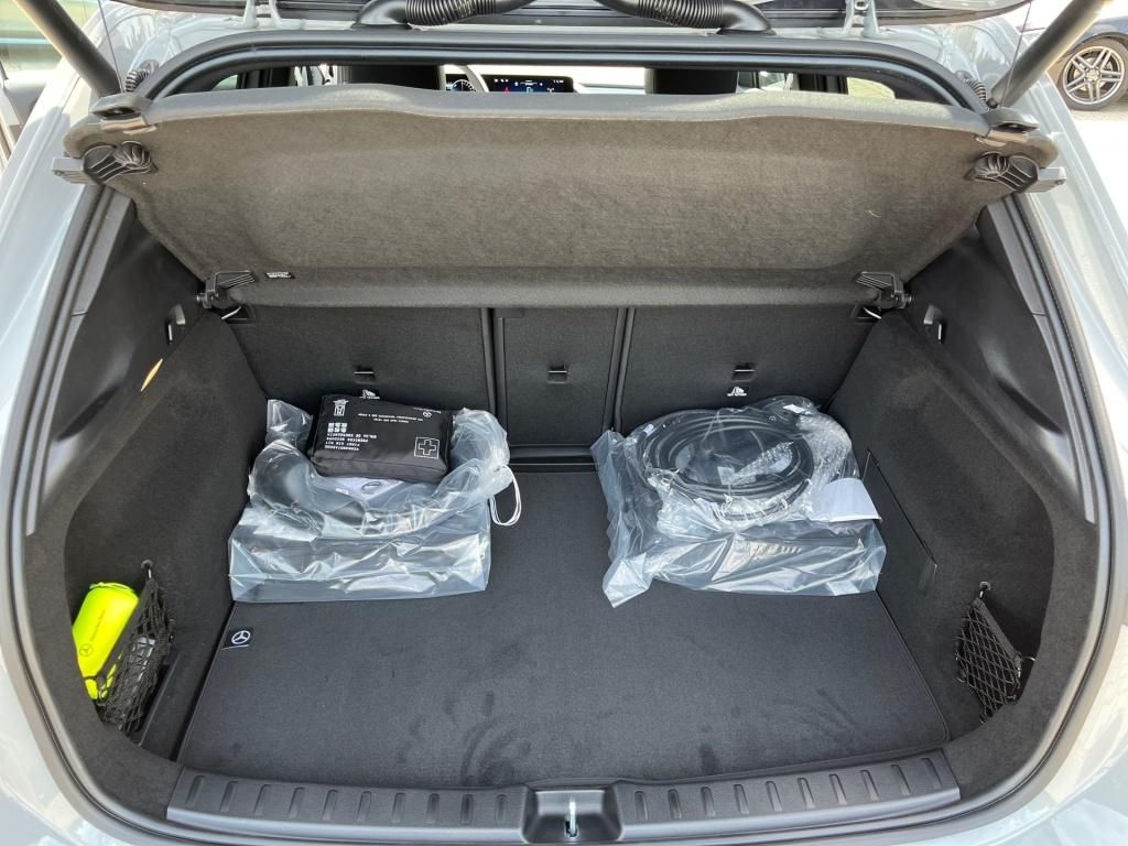 Fahrzeugabbildung Mercedes-Benz GLA 250 e +SPECIAL-EDITION+ASSISTENZ+AHK+DIGITAL