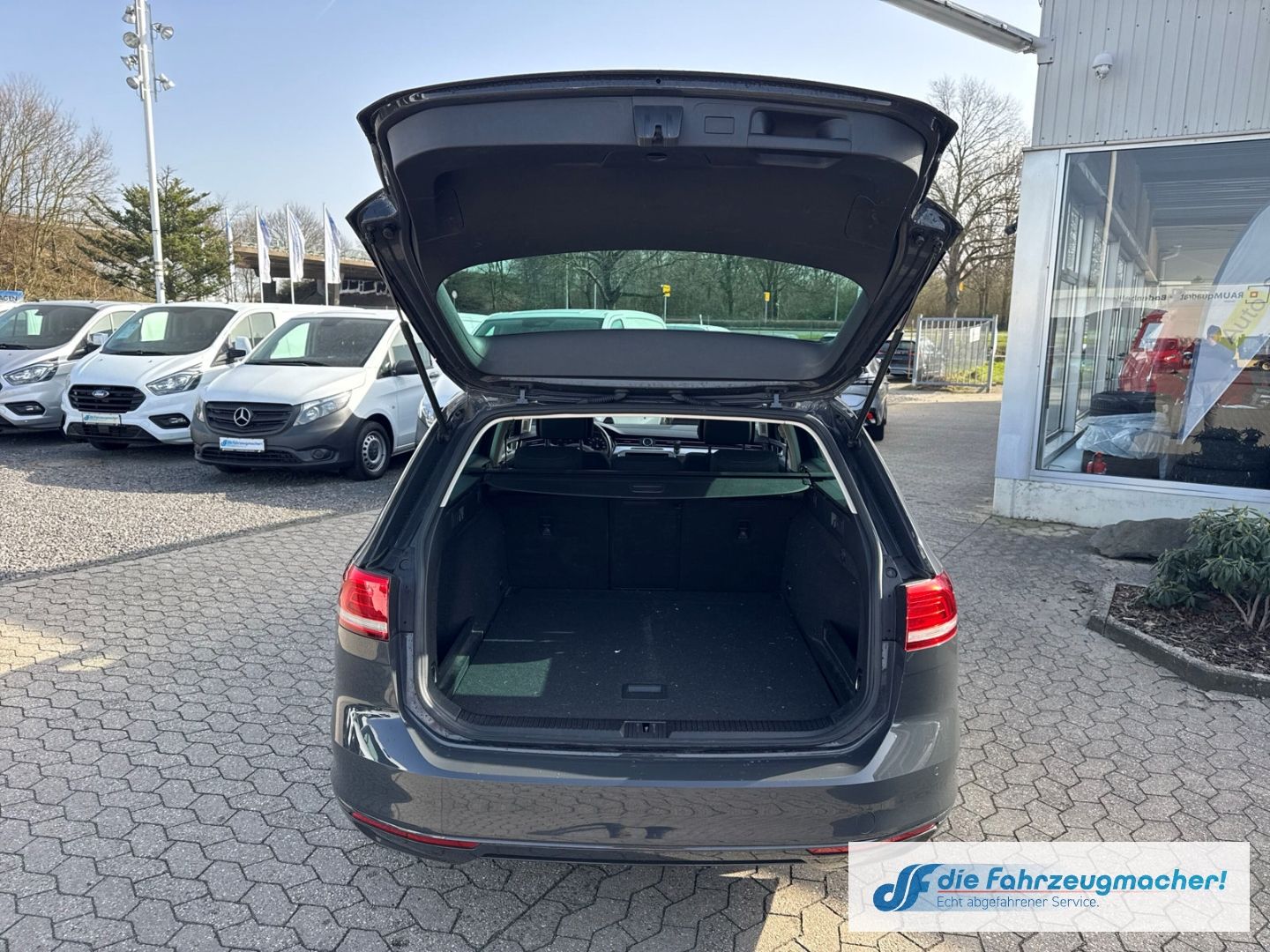 Fahrzeugabbildung Volkswagen Passat Variant Comfortline Start-Stopp *EXPORT