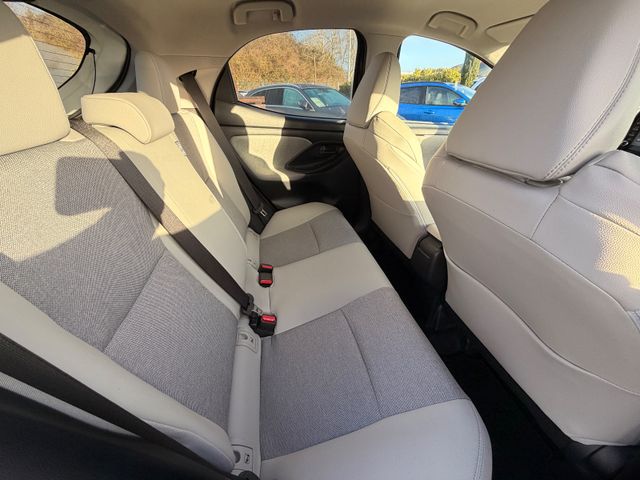 Toyota Yaris Hybrid Style Selection