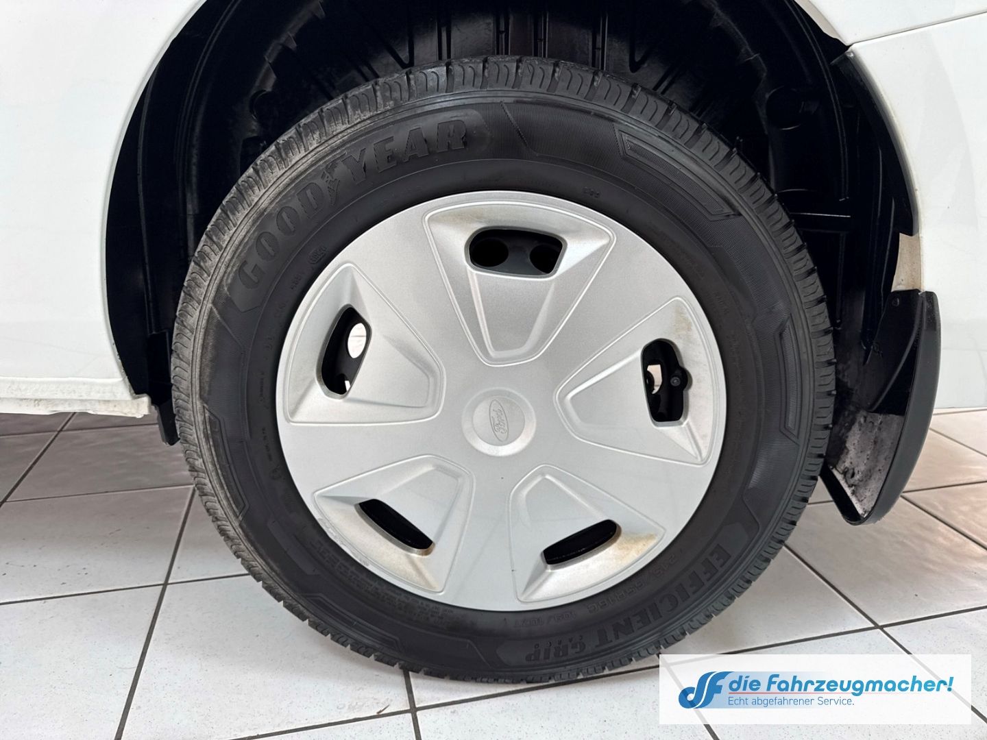 Fahrzeugabbildung Ford Transit Custom Werkstatt 340 L2 Trend Navi Apple