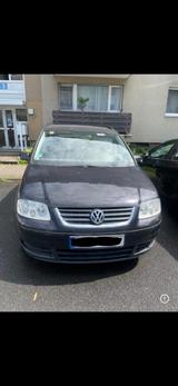 Volkswagen Touran 1.6 FSI Basis Basis***Nur bis 2.10 Online - Volkswagen Touran Basis mit Benzin-Antrieb