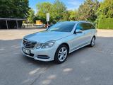 Mercedes-Benz E 200 CDI T BlueEFFICIENCY AVANTGARDE AVANTGARDE - Mercedes-Benz E 200: Cdi Blueefficiency