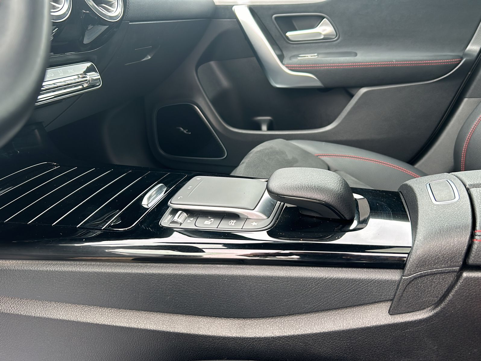 Fahrzeugabbildung Mercedes-Benz CLA 220 d Shooting Brake AMG Line