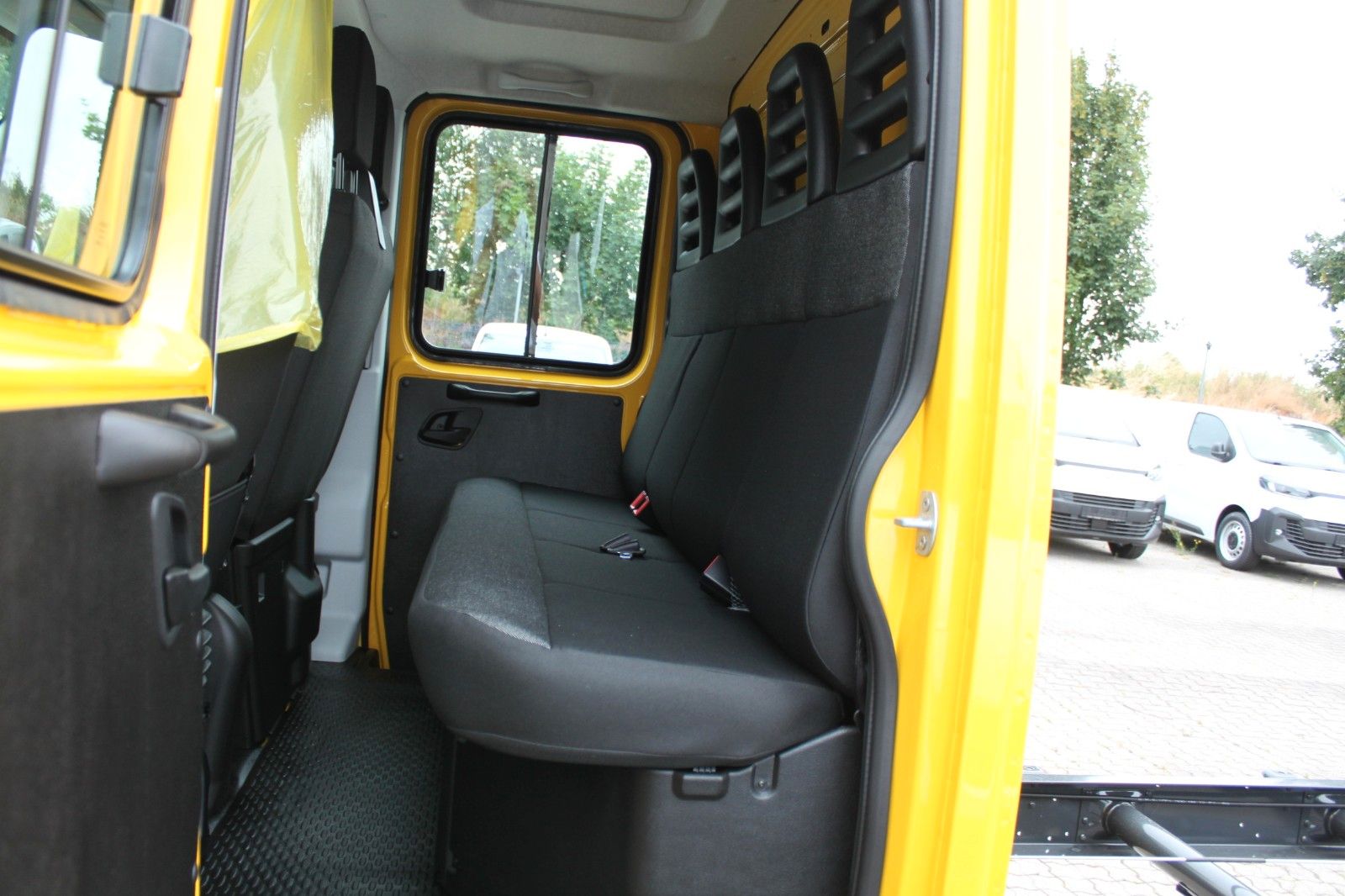 Fahrzeugabbildung Iveco Daily 70 C 18H D Fahrgestell mit Nebenabtrieb