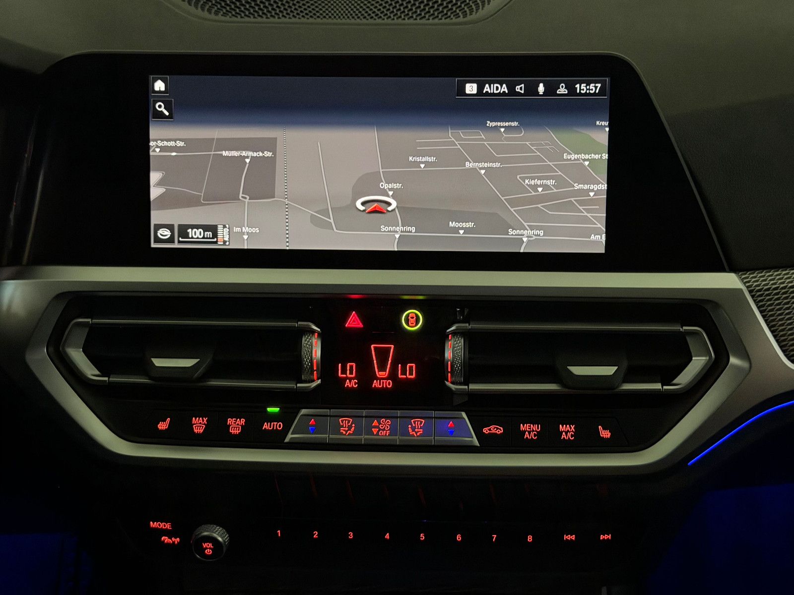Fahrzeugabbildung BMW 330 i xDrive M SPORT/LASER/HuD/H&K/360*/MEMORY