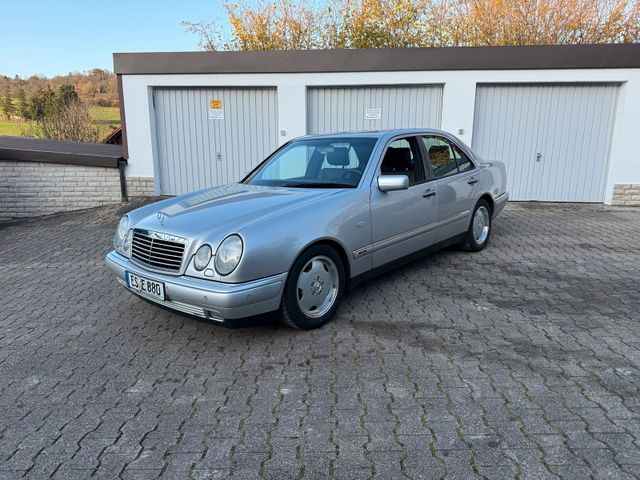 Mercedes-Benz Mercedes E320 W210 Avantgarde Rentnerfahrz...