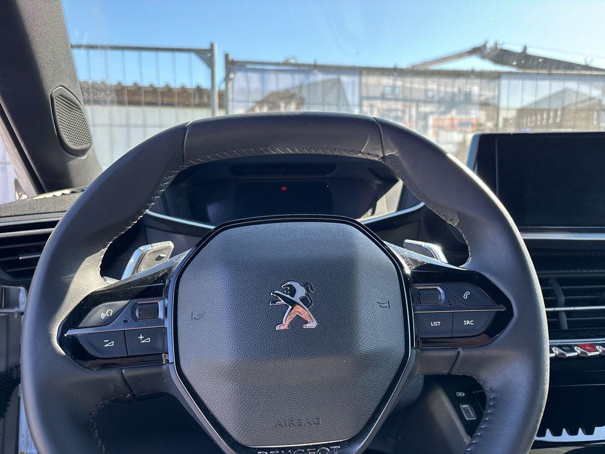 Peugeot 2008 Allure Pack BlueHDI 130 EAT8