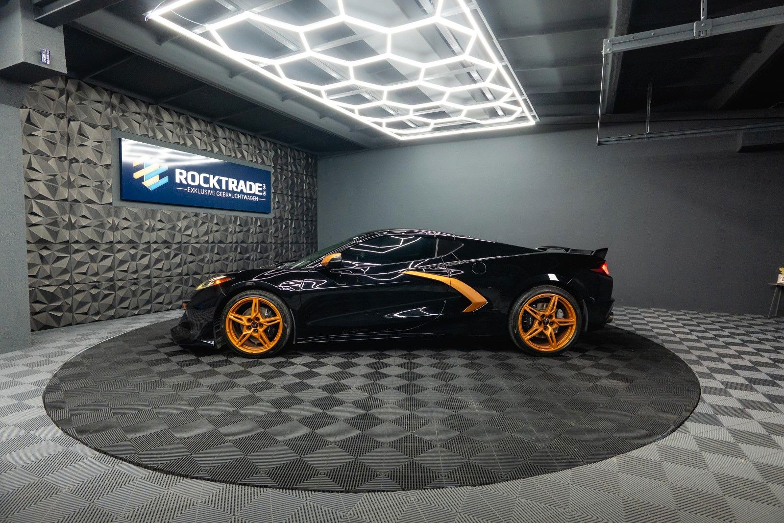 Fahrzeugabbildung Corvette C8 Stingray 1LT Targa Z51 Performance 19% VAT