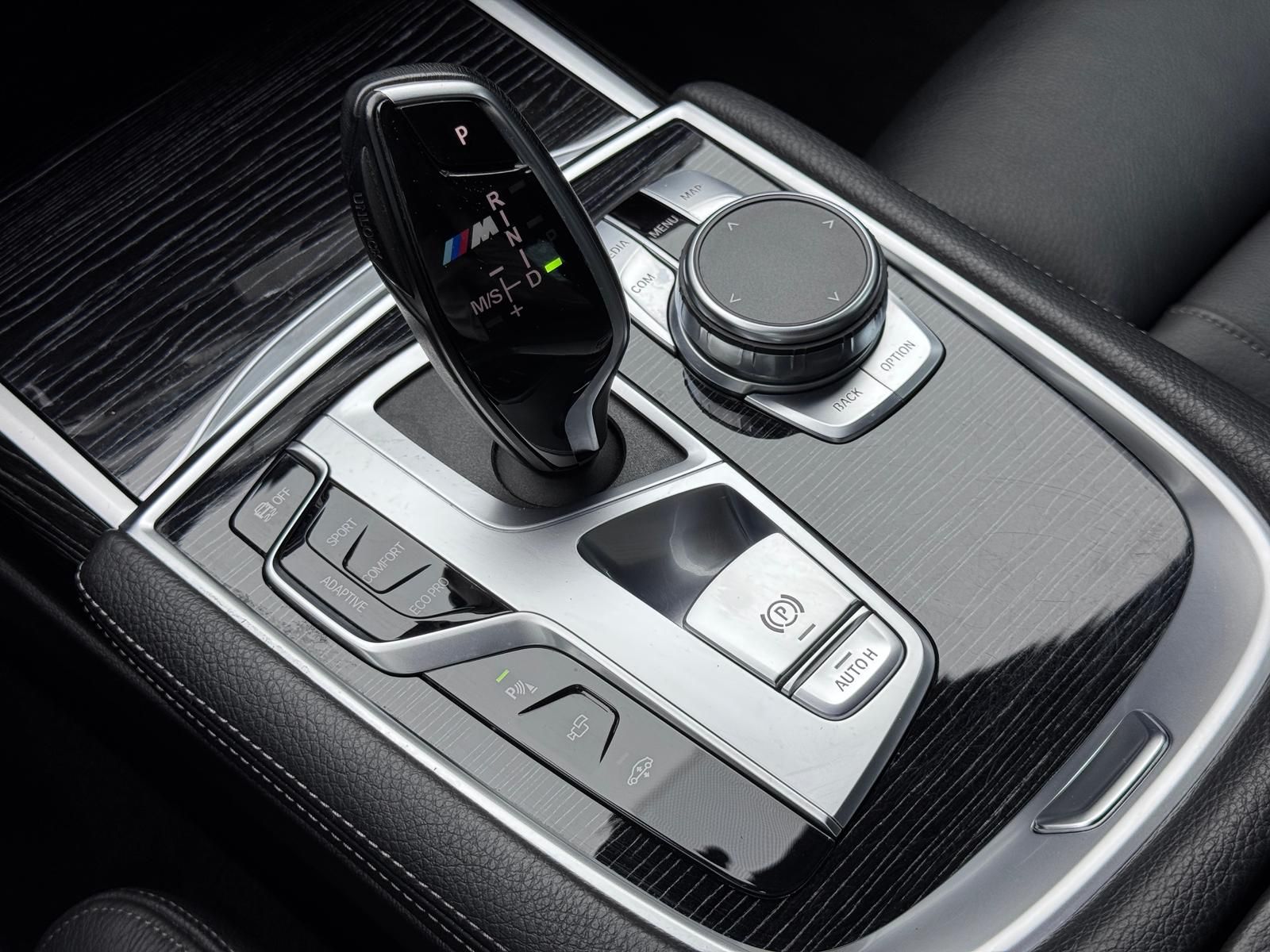 Fahrzeugabbildung BMW d XDRIVE/M-PAKET/H&K/STHZG/AHK/MASSAGE/KEY/360°