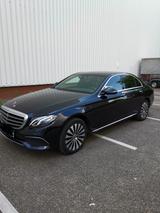 Mercedes-Benz E 220 d EXCLUSIVE Autom. EXCLUSIVE - Mercedes-Benz E 220: Leder, Navigationssystem