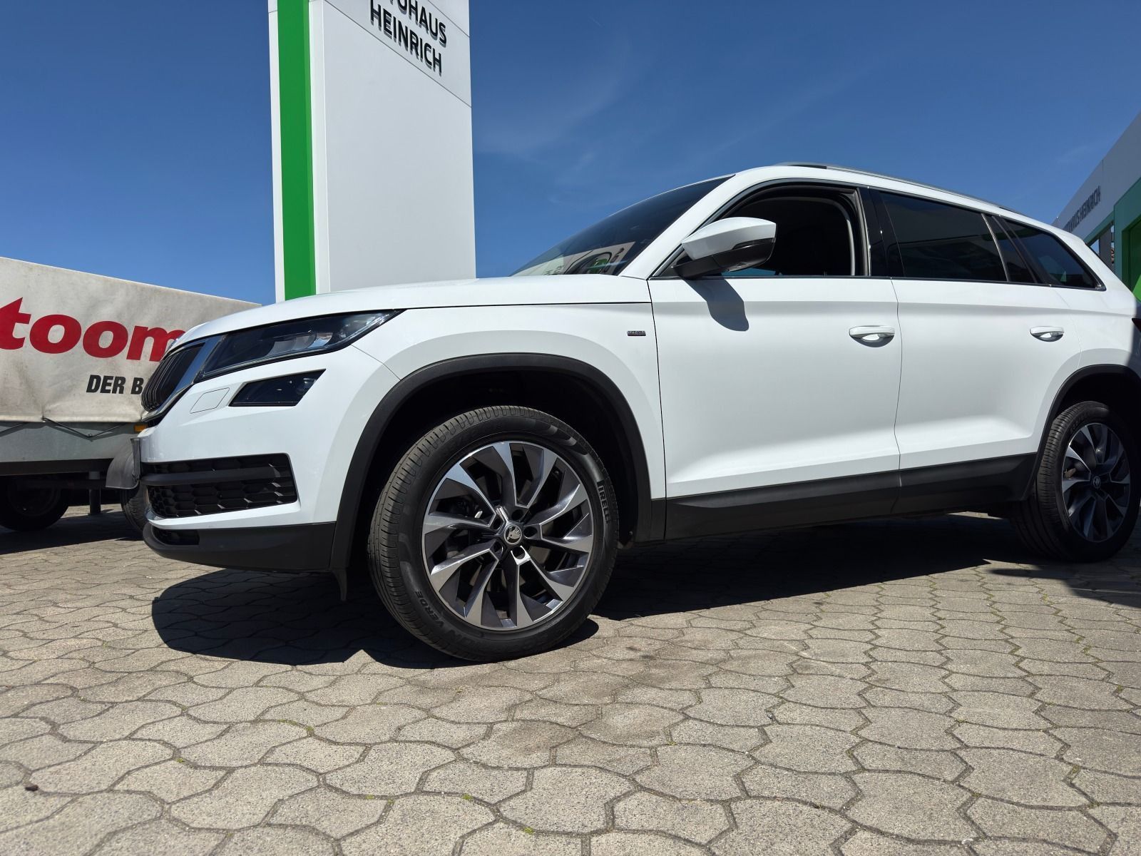 Fahrzeugabbildung SKODA Kodiaq 2.0 TSI Drive 125 4x4*360°Cam*AHK*SideAss