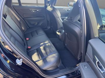 Volvo V60 B4 Mild-Hybrid Plus Dark