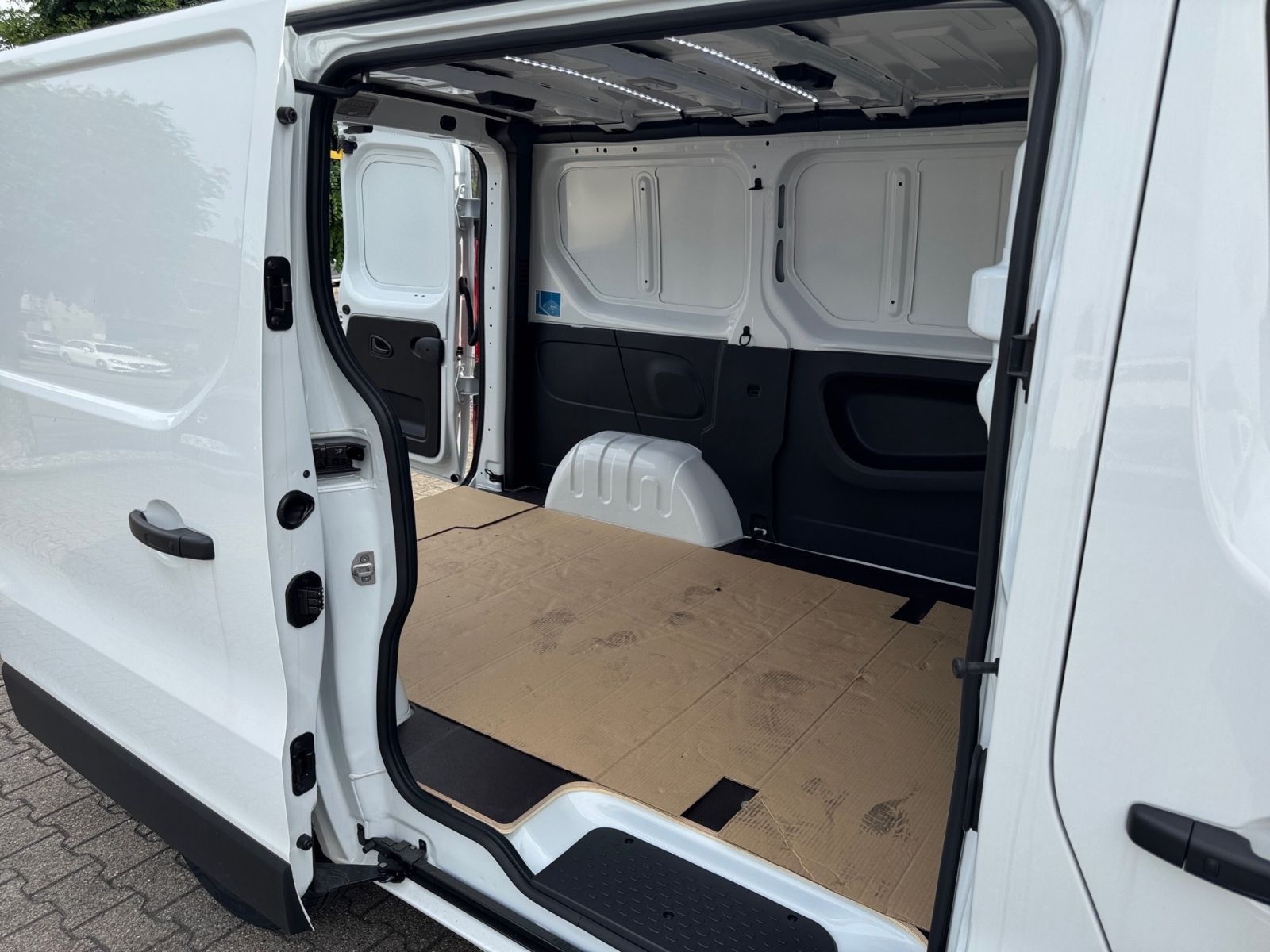 Fahrzeugabbildung Nissan Primastar Kastenwagen L1H1 3,0t N-Connecta