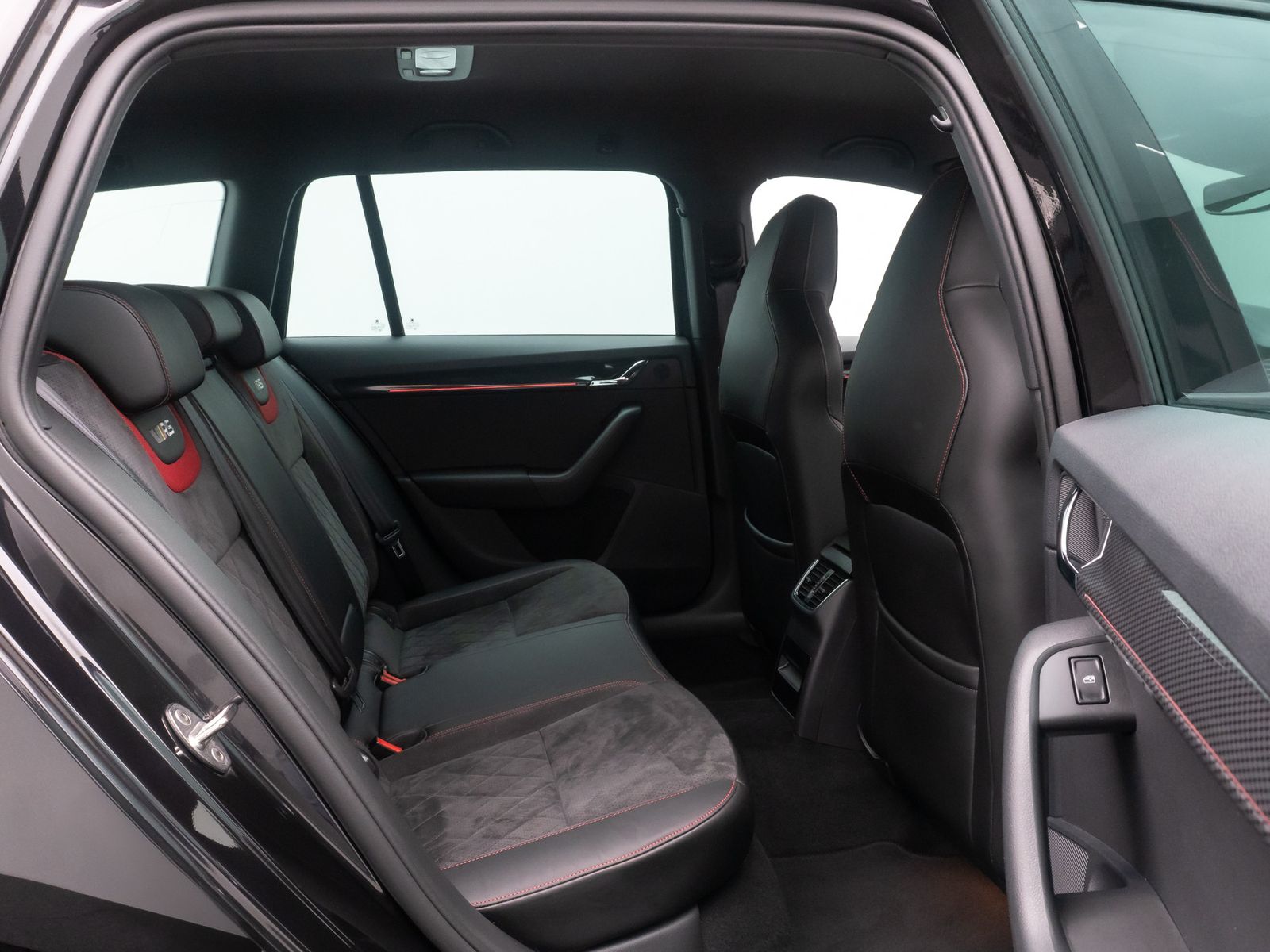 Fahrzeugabbildung SKODA Octavia RS 60 ACC Kamera SoundSys Memory DAB 18"