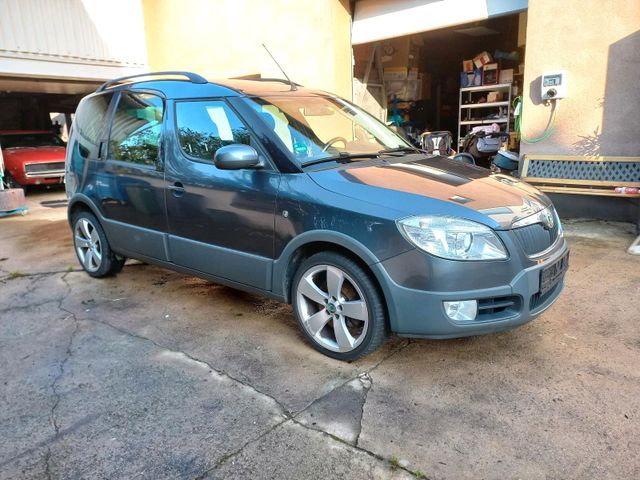 Skoda Roomster 1.6 16V Scout, Top Gepflegt...