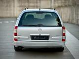 Opel Omega 2.2 16V Elegance - Opel Omega mit Benzin-Antrieb