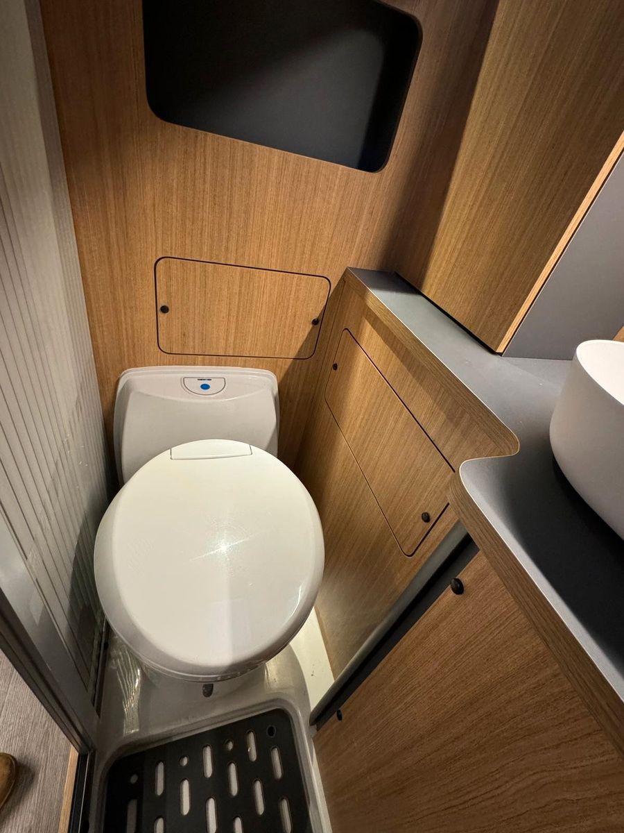 Fahrzeugabbildung Dodge RAM 2500 6.4-V8 LUFTFED. KABINE GLADIATOR XLE