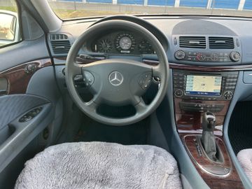 Mercedes E 280 - 10
