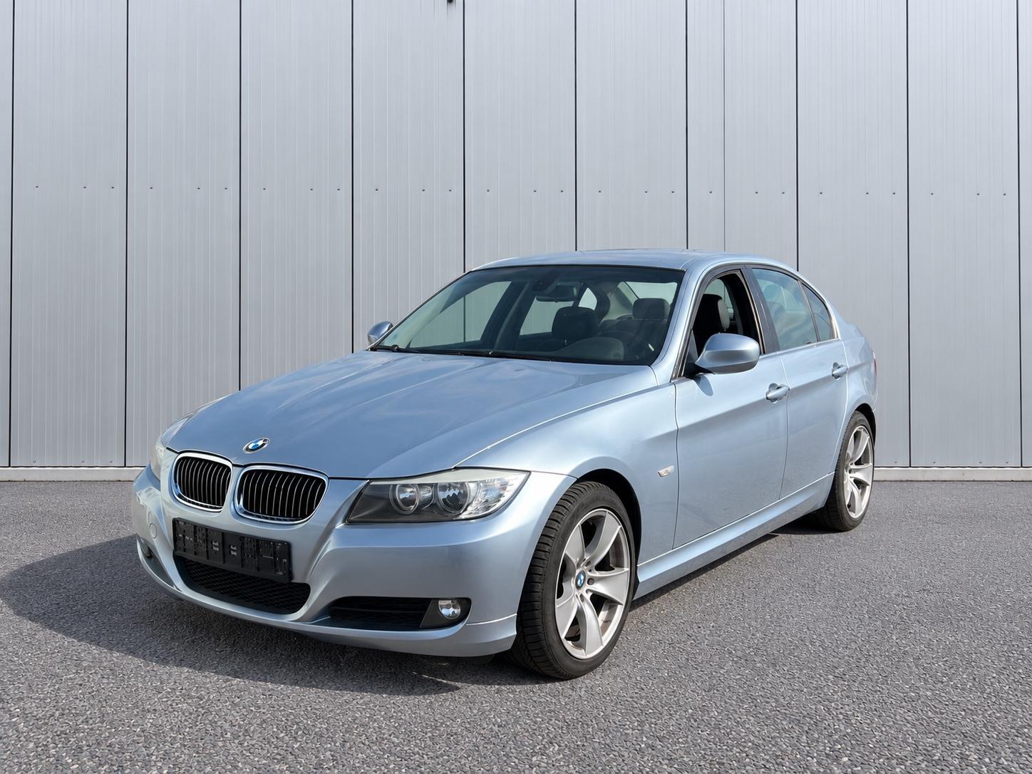 BMW 330i