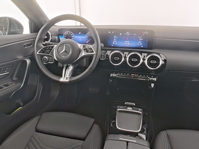 Fahrzeugabbildung Mercedes-Benz A 200 PROGRESSIVE*FAP*STANDHEIZUNG*DISTRONIC