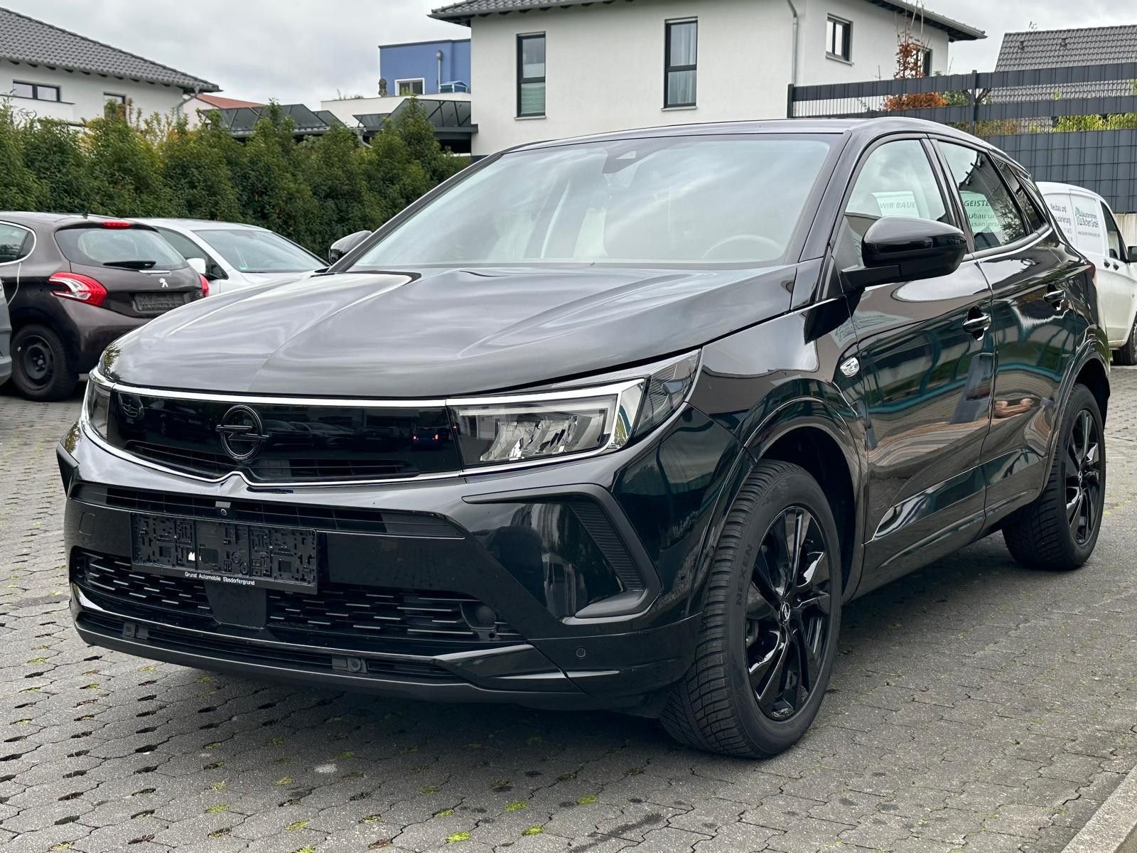 Fahrzeugabbildung Opel Grandland 1.2 GS Line VIRTUAL+LED+KAM+TEMPO+SHZ+