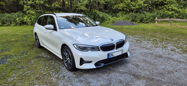 BMW 330e Touring Sport Line, AHK, HUD, HK, Entertain