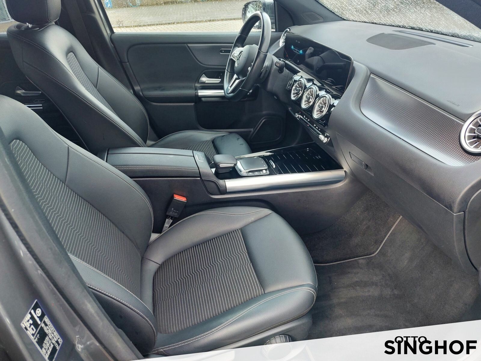 Fahrzeugabbildung Mercedes-Benz GLA 180 Progressive AHK+LED+Rü Kam+MBUX+Ambiente