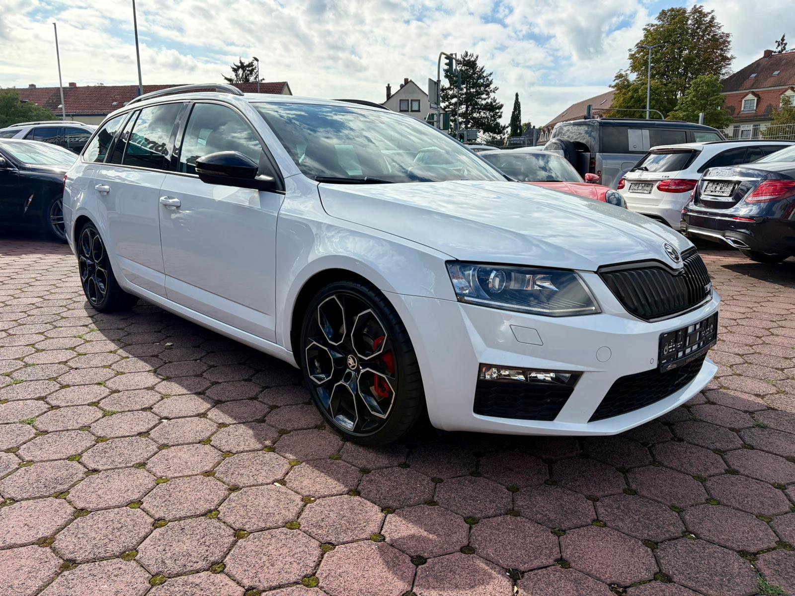 Skoda Octavia Combi RS 230 ch DSG • ACC • Caméra • CarPlay • Keyless • Hayon électrique