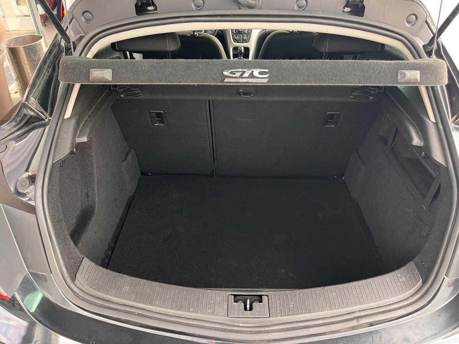 Fahrzeugabbildung Opel Astra J GTC Active 1.4 Turbo 88KW