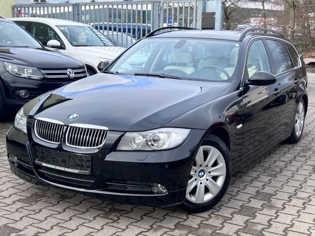 BMW 325i Touring*1.Hand*NUR 71.000KM*PANO*NAVI*LEDER