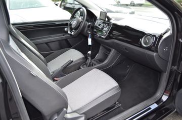 Fahrzeugabbildung Volkswagen up! black up!/Panoramadach/Klima/Navi