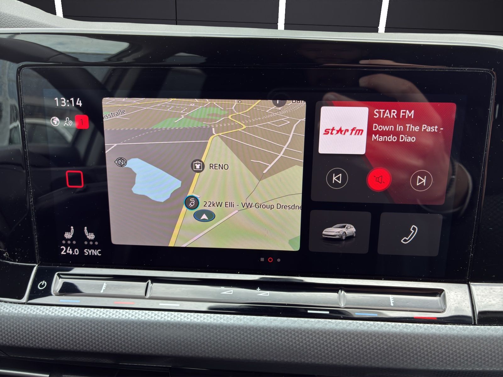 Fahrzeugabbildung Volkswagen Golf VIII Active TDI DSG LED Navi ACC SHZ App-Co