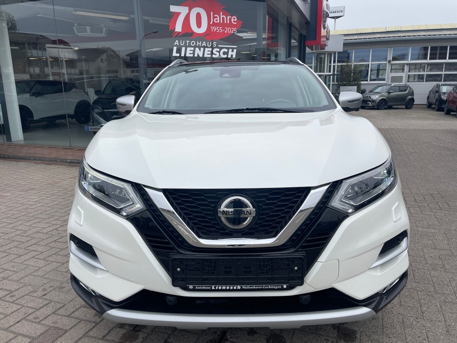 Fahrzeugabbildung Nissan Qashqai 1.3 DiG-T N-Motion AHK/360° Kamera/LED