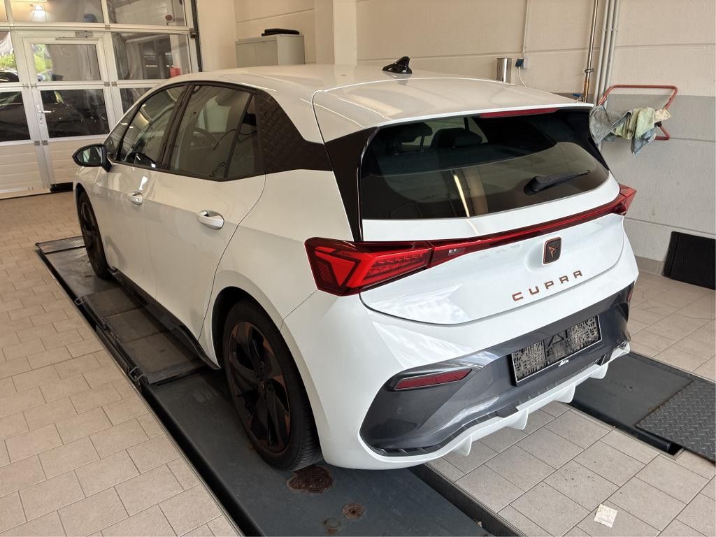 Cupra Born 150 kW SHZ imagem 3