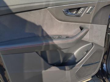 2022 AUDI RSQ8 — миниатюра 16