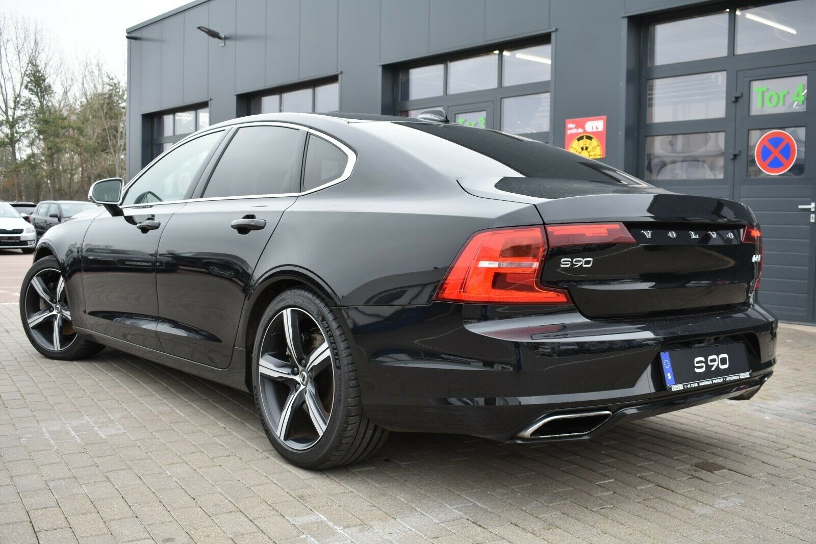 Fahrzeugabbildung Volvo S90 D5 R-Design AWD Navi*Pano*RFK*HU*MIETKAUF