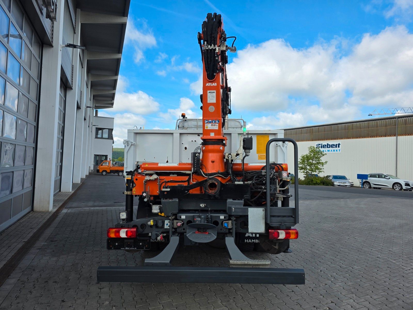 Fahrzeugabbildung Mercedes-Benz Arocs 1835 KK Heckkran Atlas 126.3E-A3L Funk