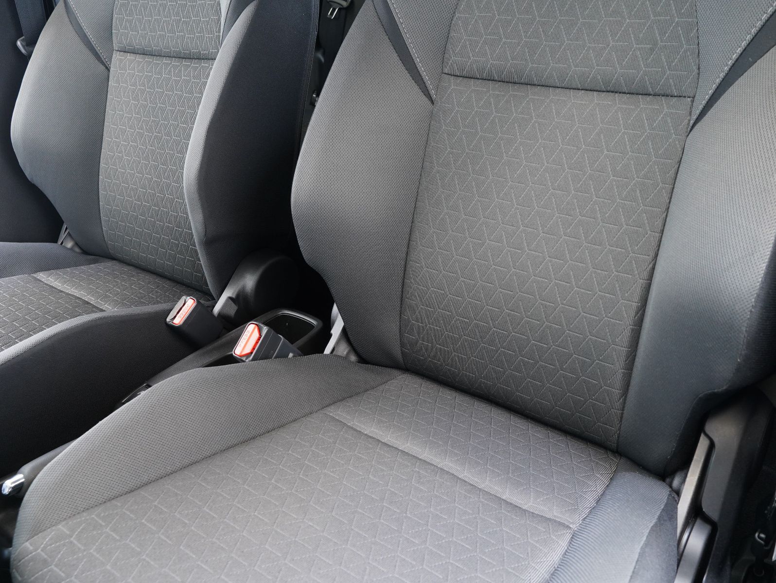 Fahrzeugabbildung Suzuki Swift 1.2 Dualjet Hybrid 61 kW Comfort+ LED/NAVI