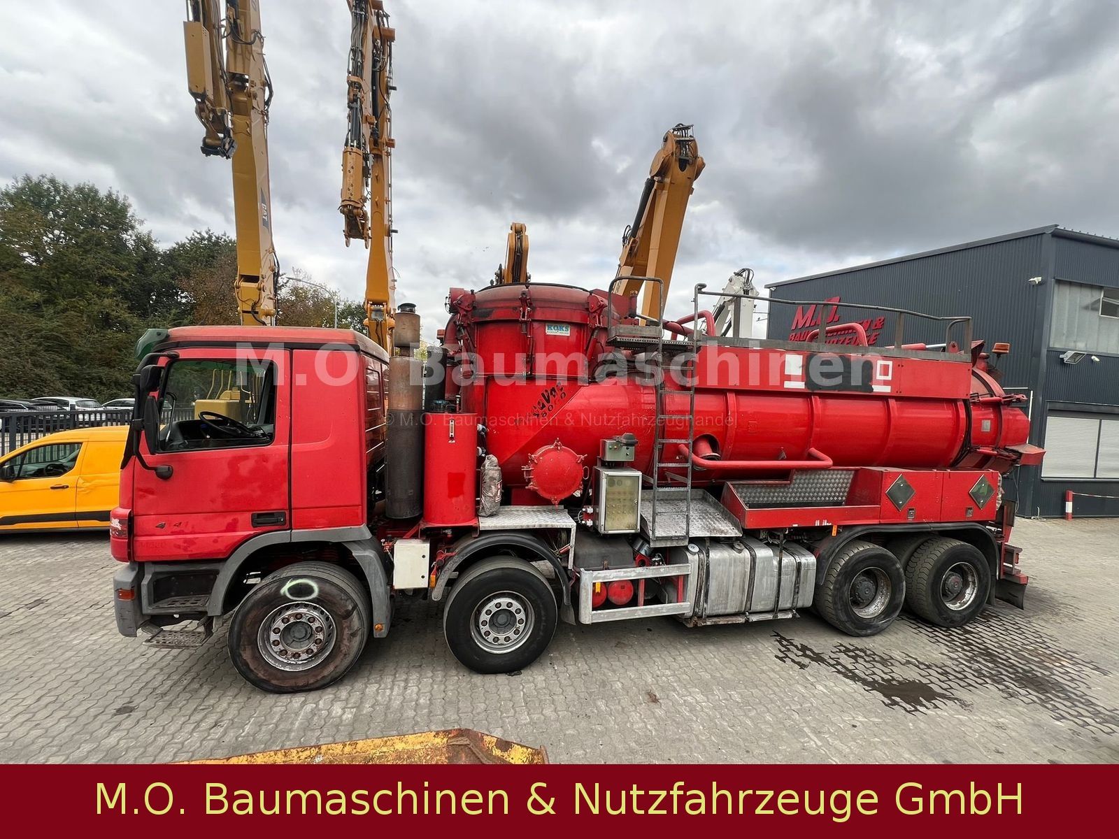 Fahrzeugabbildung Mercedes-Benz Mercedes Actros 4141 / Trockensauger /ADR