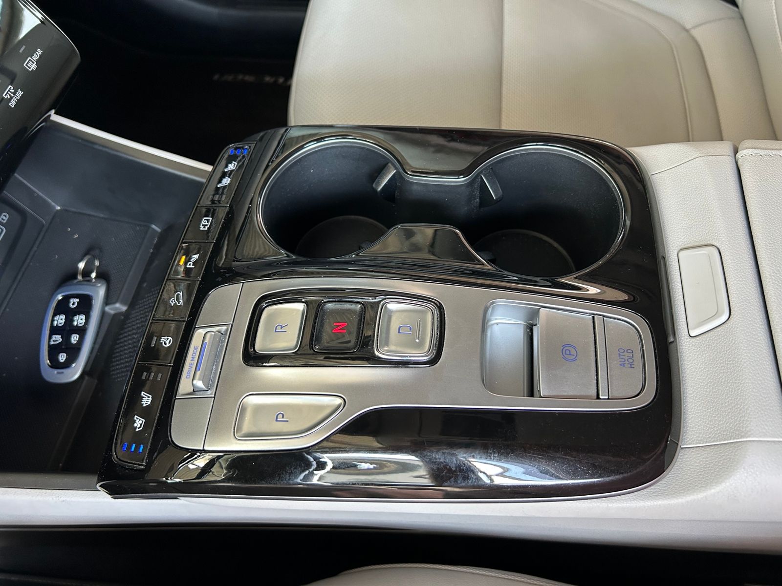 Fahrzeugabbildung Hyundai TUCSON Prime Hybrid HEV 2WD -HELLES LEDER GRAU-