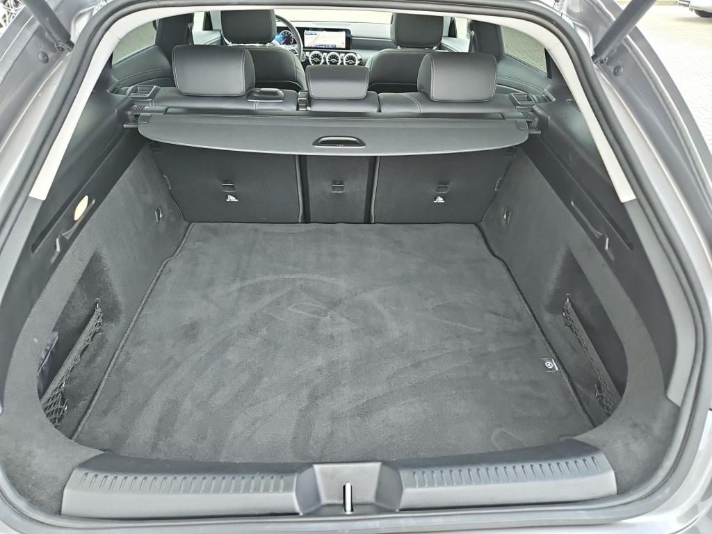 Fahrzeugabbildung Mercedes-Benz CLA 180 SB Night AHK Pano KeyLess Totwi. Ambie.