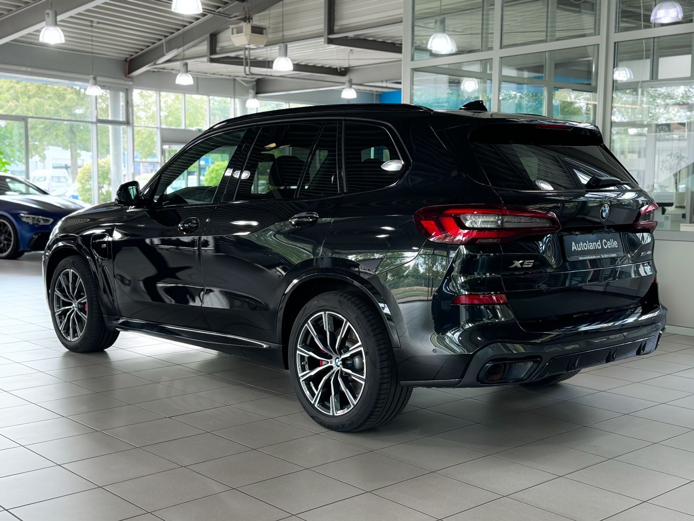 Fahrzeugabbildung BMW X5 xD45e M Sport Laser 360°HUD DAB H/K Komfort