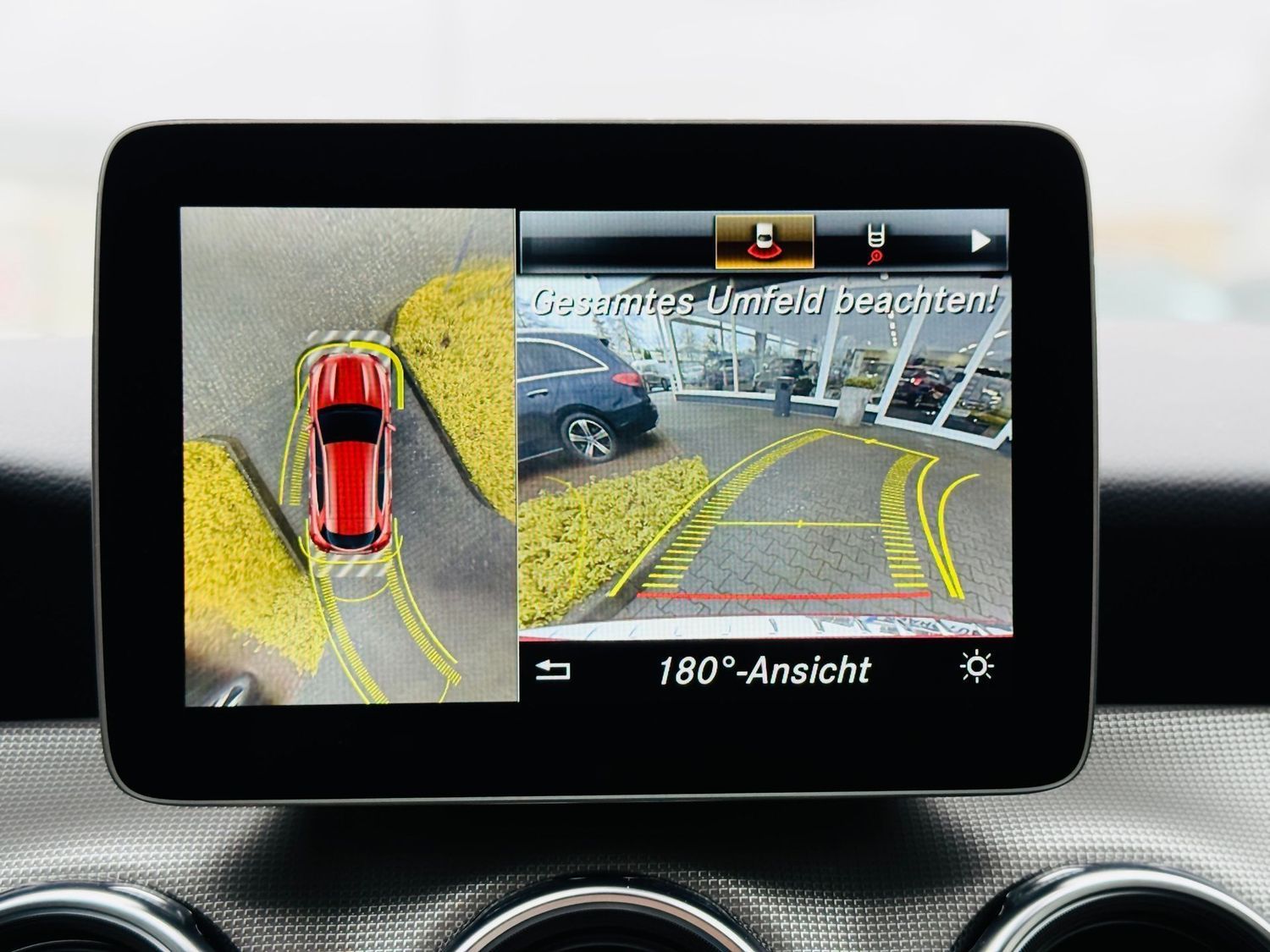 Fahrzeugabbildung Mercedes-Benz GLA 180 URBAN, Autom., Standh, LED, 360°, Navi,