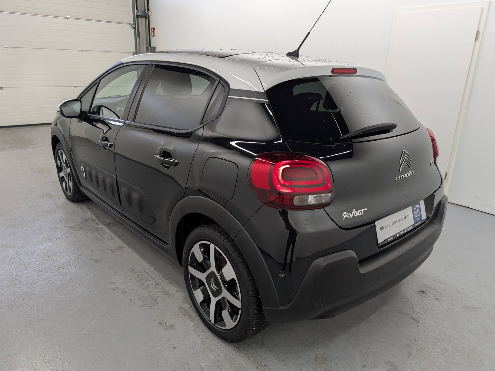 CITROEN C3  1.2 PureTech Shine Navi Pano NUR GEWERBE – Bild 2