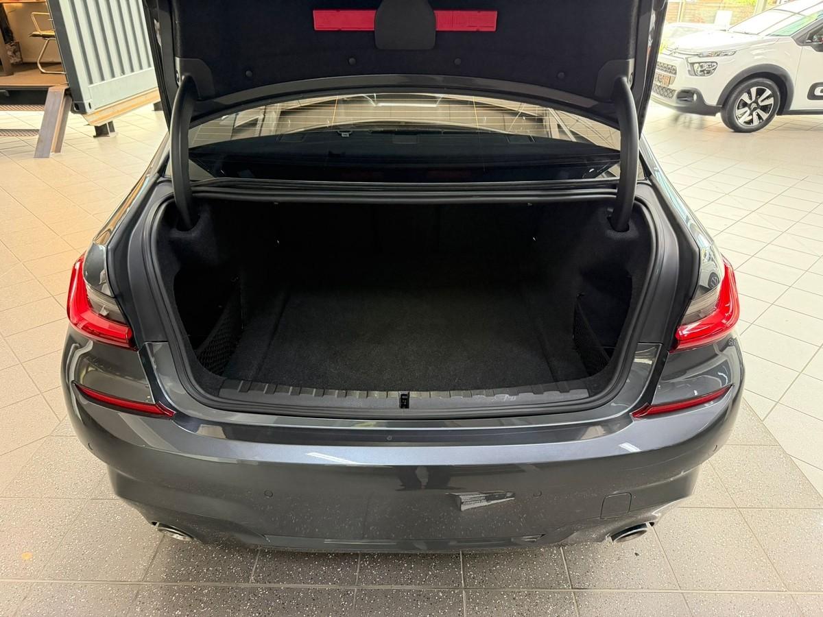 BMW 330i M SPORT 258CH