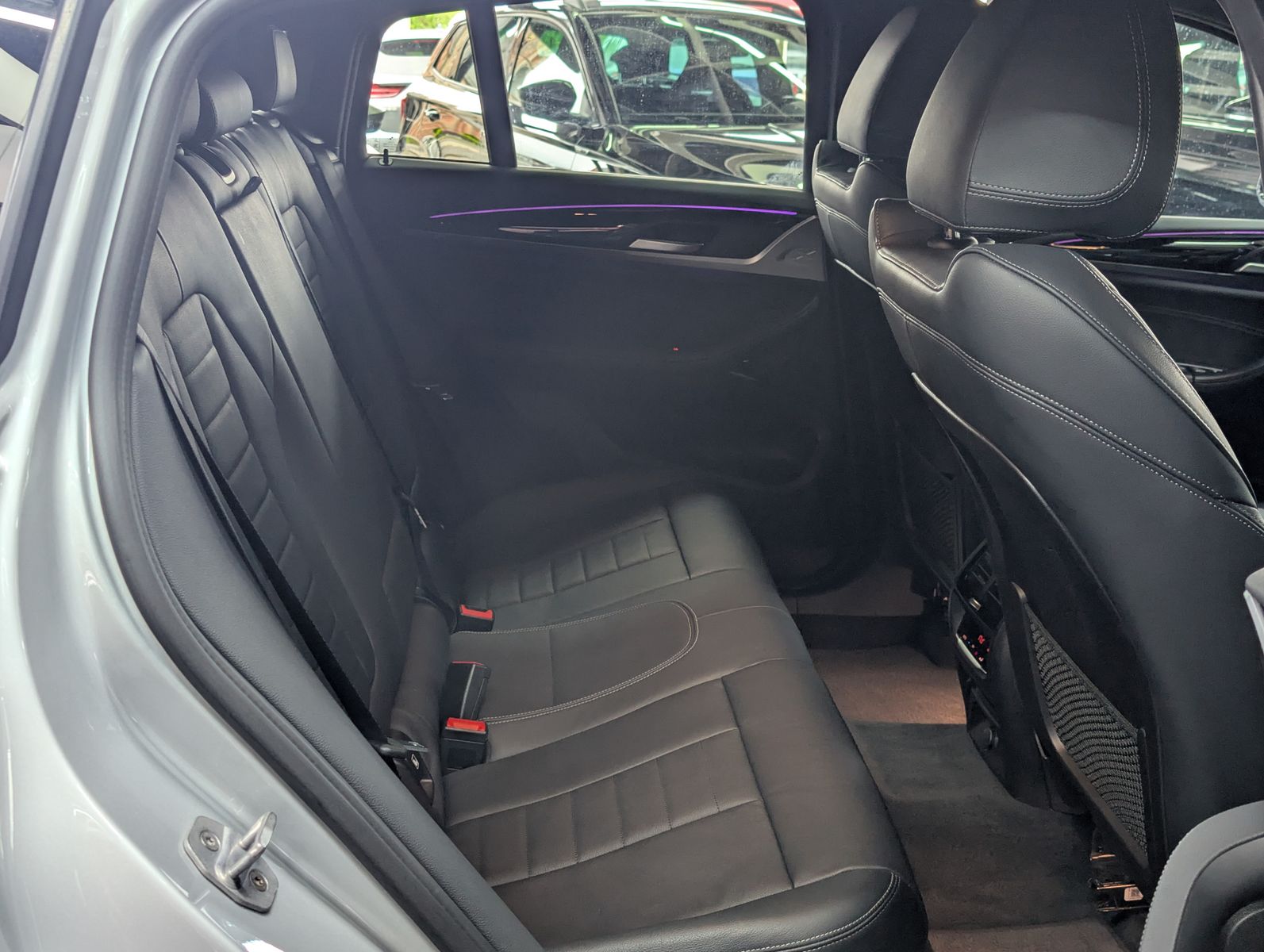 Fahrzeugabbildung BMW X4 xDrive 30 i xLine MSport Shadow PANO H&K VOLL