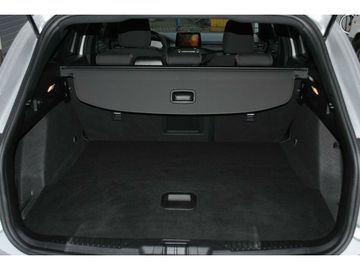 Fahrzeugabbildung Ford Focus 1,5 L ST-Line+LED+KEYFREE+SPORT-PAKET+NAVI
