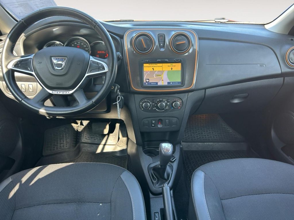 Fahrzeugabbildung Dacia Sandero Stepway TCe 90 Easy-R S&S Celebration